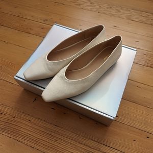 & Other stories Off white cream flat shoes size 40 US 9